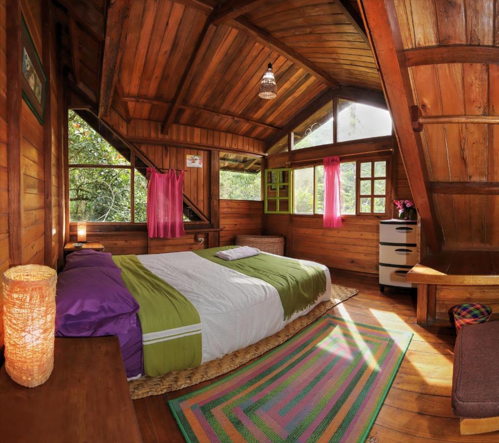 Mindo Eco Chalet Con Rio Y Cascada Exterior foto